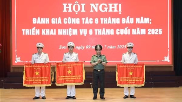 Công an các tỉnh Sơn La, An Giang, Hà Tĩnh sơ kết công tác 6 tháng đầu năm