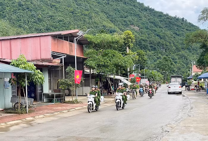 Công an tỉnh Tuyên Quang ra quân cao điểm tấn công trấn áp tội phạm, đảm bảo an ninh trật tự -0