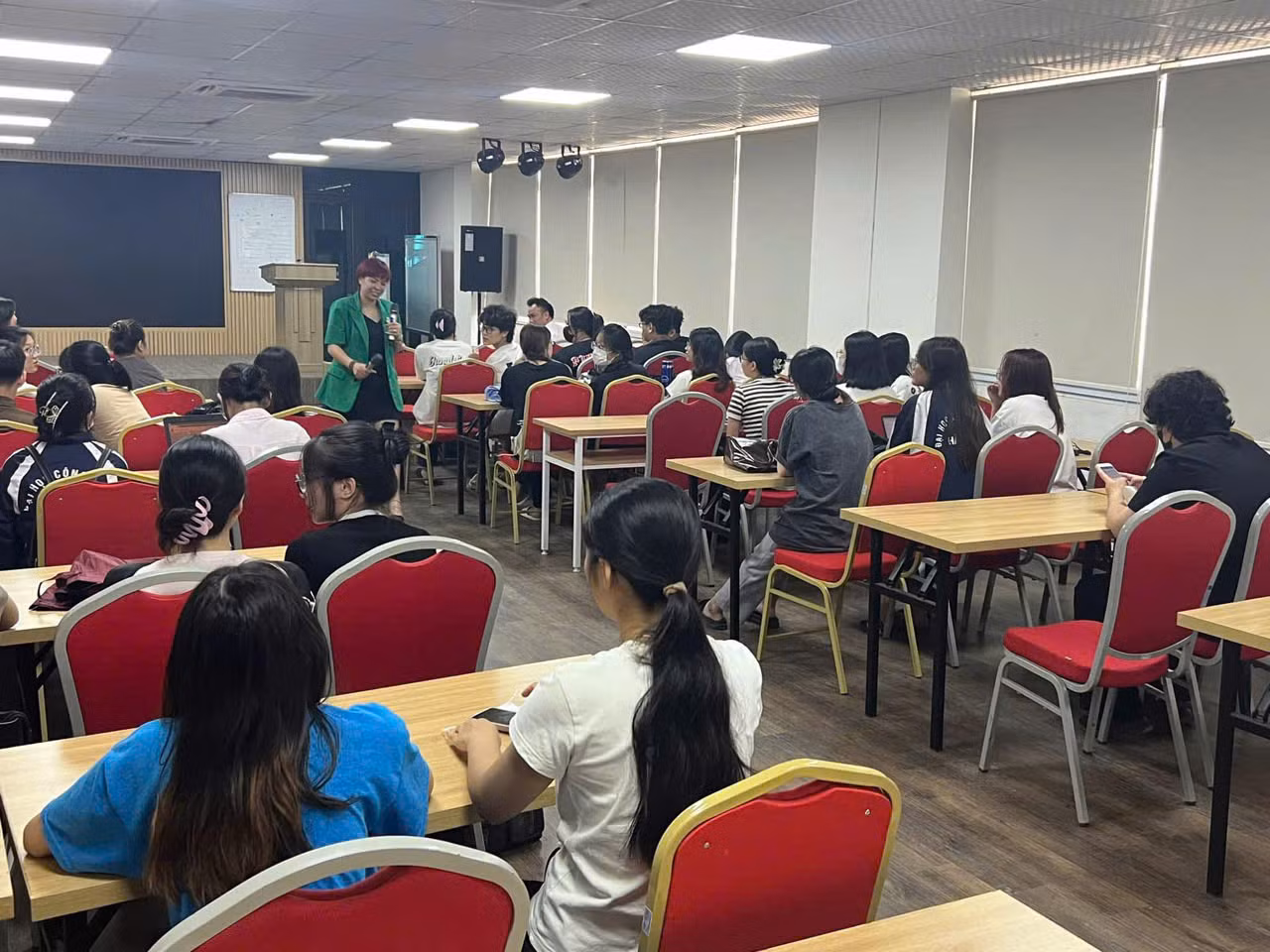 Bẫy lừa từ bánh vẽ du học -0