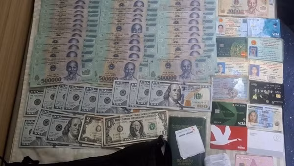 Hơn 100 hành khách đi tàu được trả lại tài sản bỏ quên