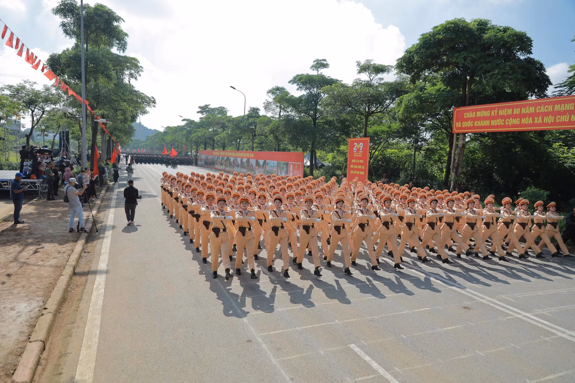 Hơn 3.000 học viên CAND hợp luyện khối đi diễu binh, diễu hành kỷ niệm 80 năm Quốc khánh -2