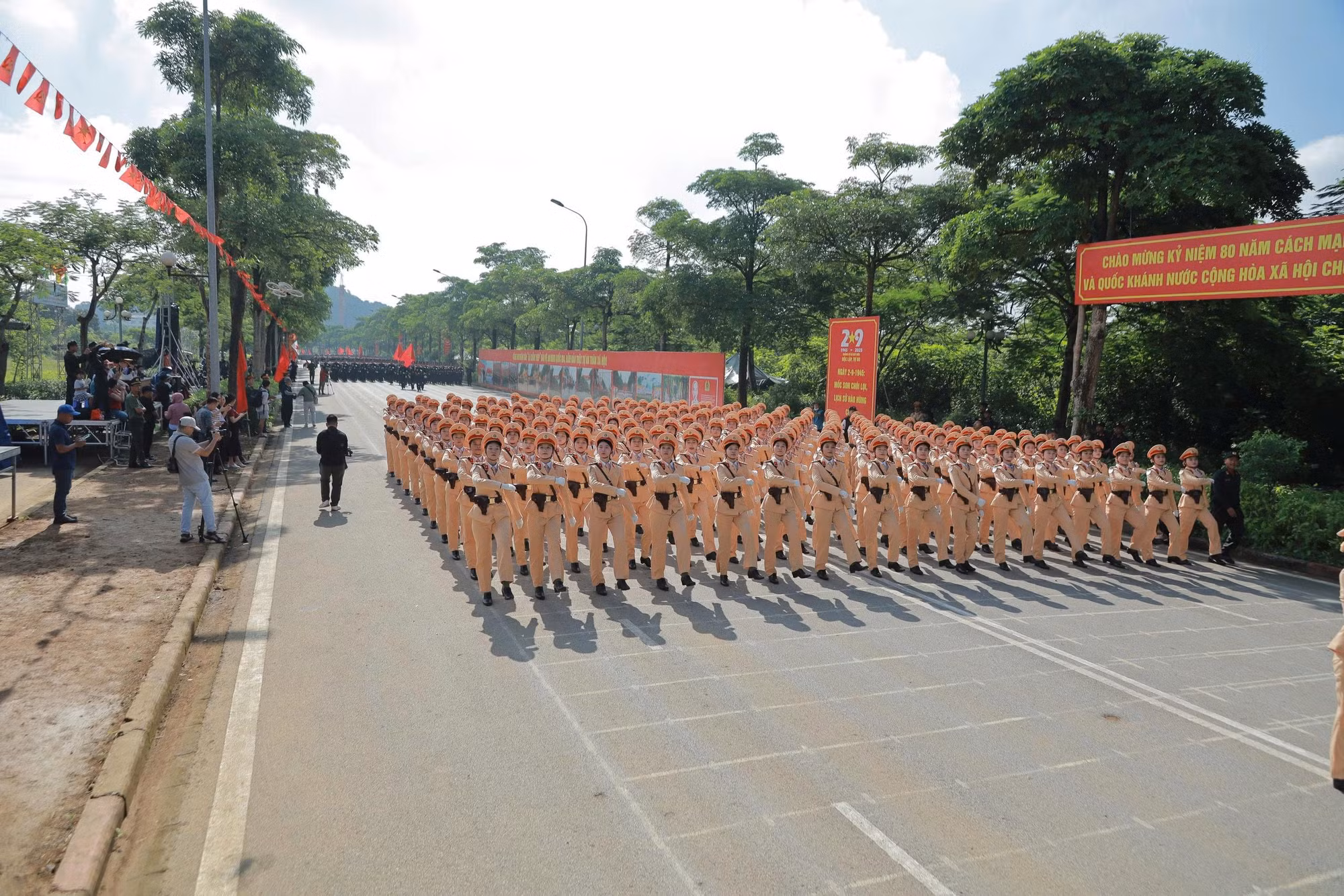 Hơn 3.000 học viên CAND hợp luyện khối đi diễu binh, diễu hành kỷ niệm 80 năm Quốc khánh -0