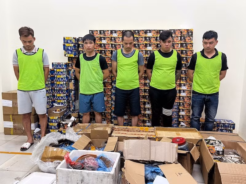 Khởi tố vụ án sản xuất, tiêu thụ gần 1 tấn pháo nổ liên tỉnh -0