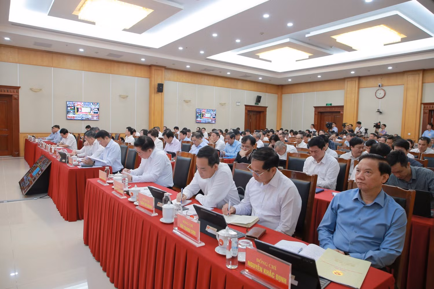 Chuyển đổi số là hệ thần kinh Trung ương, cầu nối sống còn giữa tỉnh và xã -0