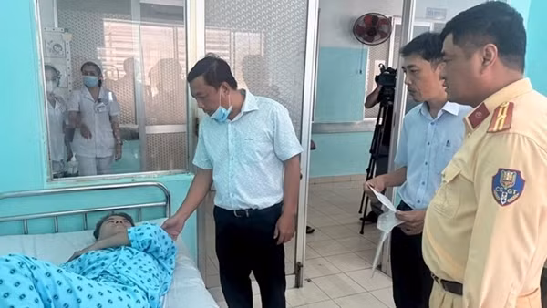 Khẩn trương khắc phục hậu quả TNGT trên cao tốc Vĩnh Hảo – Phan Thiết