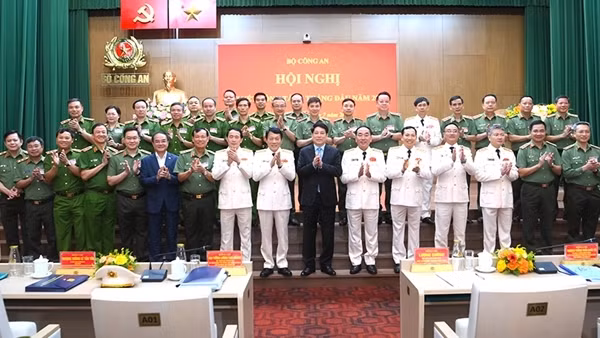 Bảo đảm tốt an ninh chính trị, trật tự an toàn xã hội trong thực hiện chính quyền địa phương 2 cấp
