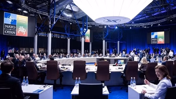 Khi cánh cửa NATO đóng với Ukraine