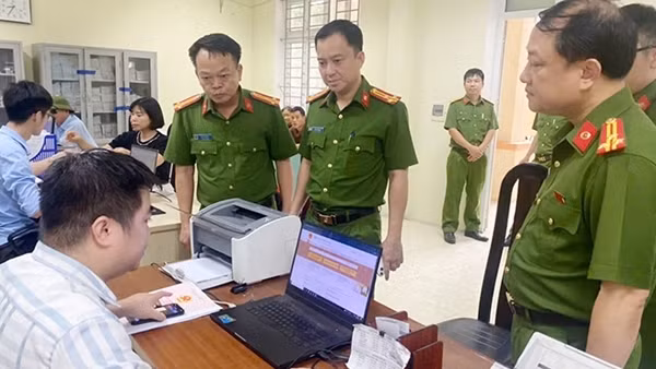 "Gỡ vướng" trong những ngày đầu vận hành chính quyền địa phương 2 cấp