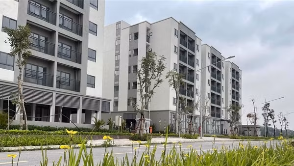 Giá nhà ở xã hội tăng nhanh “làm khó” người thu nhập thấp