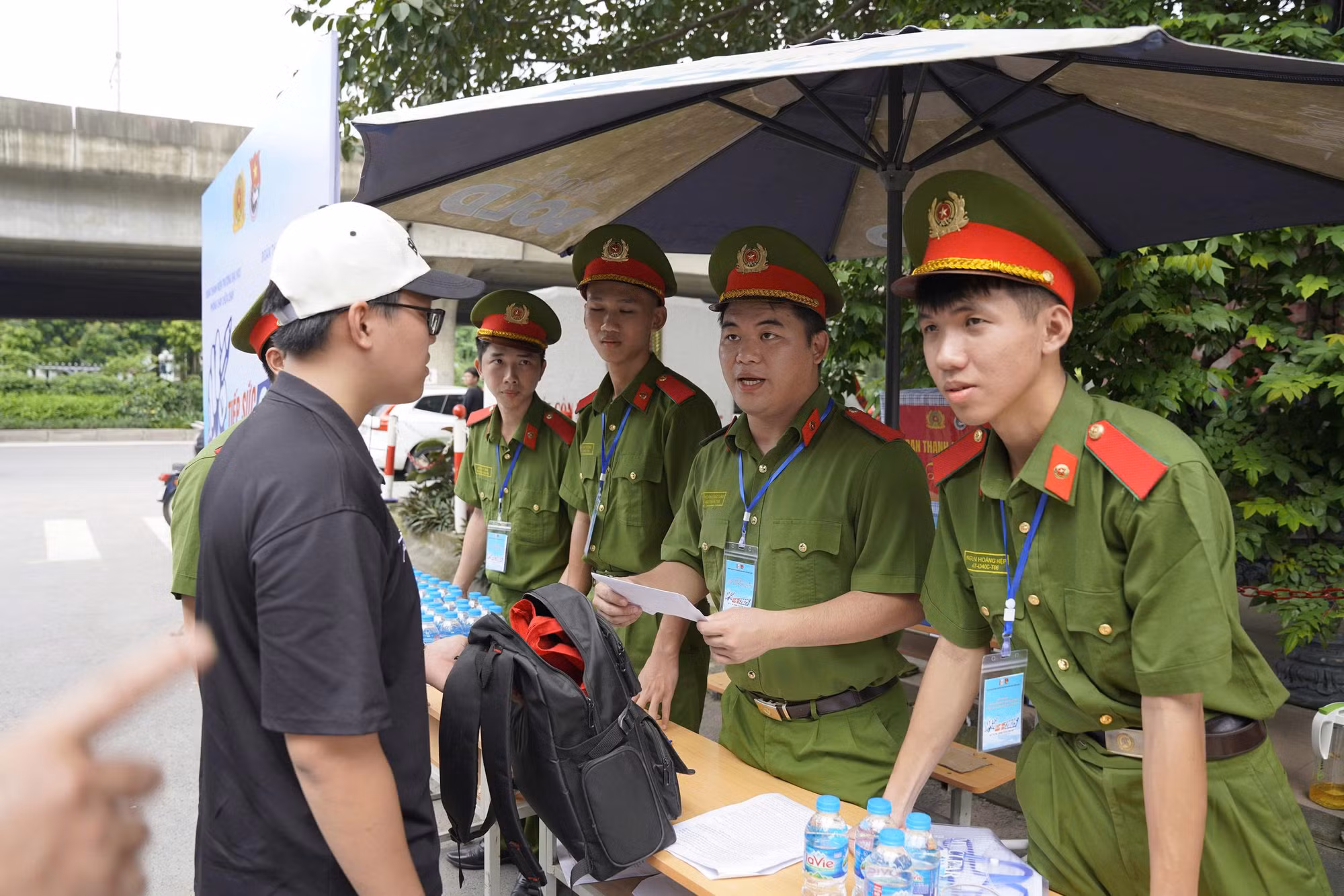 Tiếp sức cho thí sinh tham dự Kỳ thi đánh giá của Bộ Công an -0
