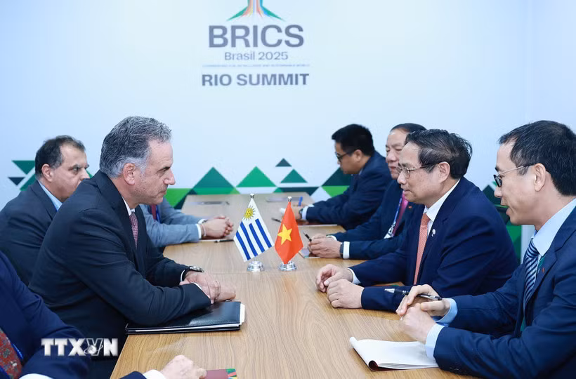 Thủ tướng Phạm Minh Chính gặp lãnh đạo các nước Chile, Uruguay và Indonesia -0