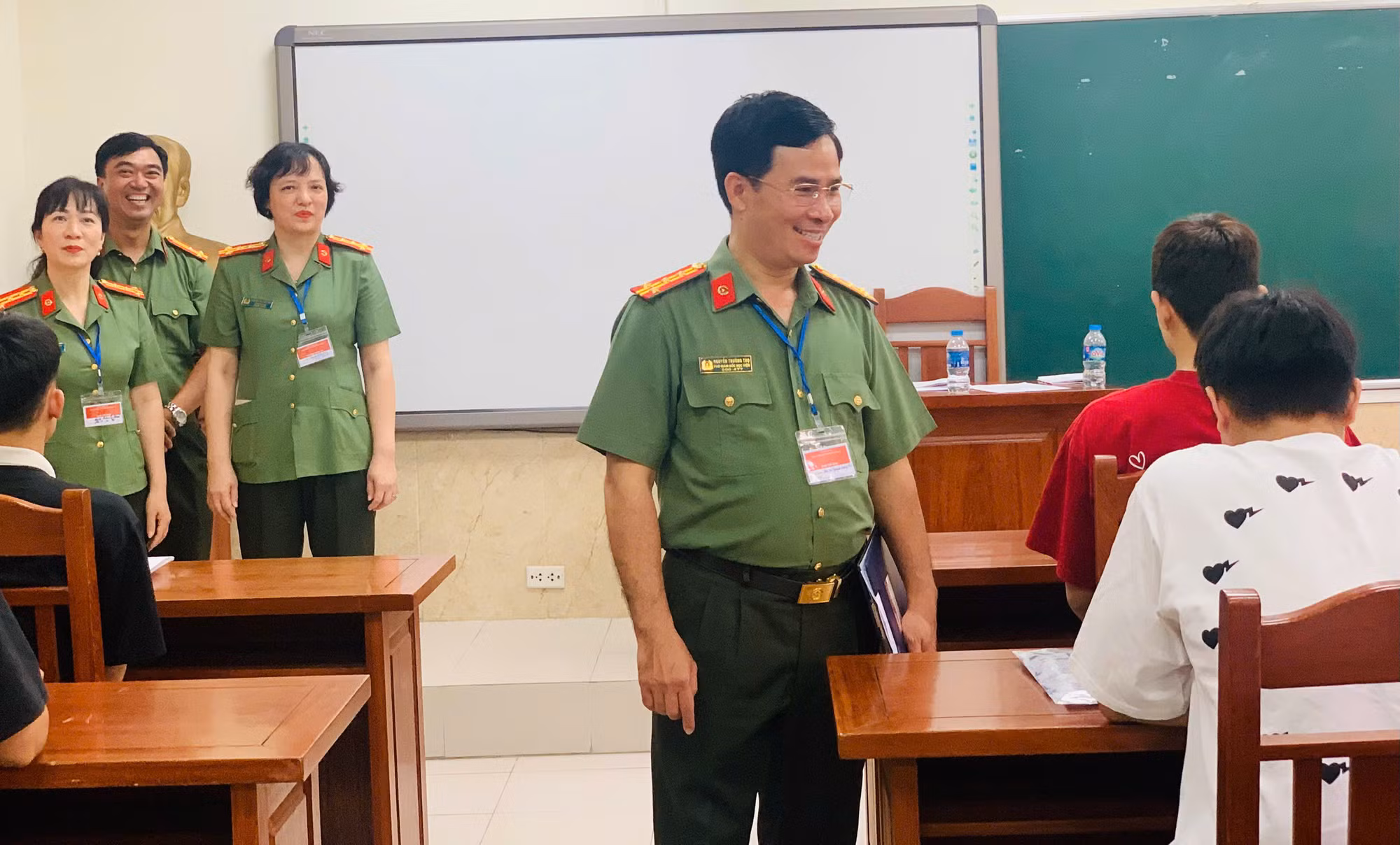Tiếp sức cho thí sinh tham dự Kỳ thi đánh giá của Bộ Công an -0