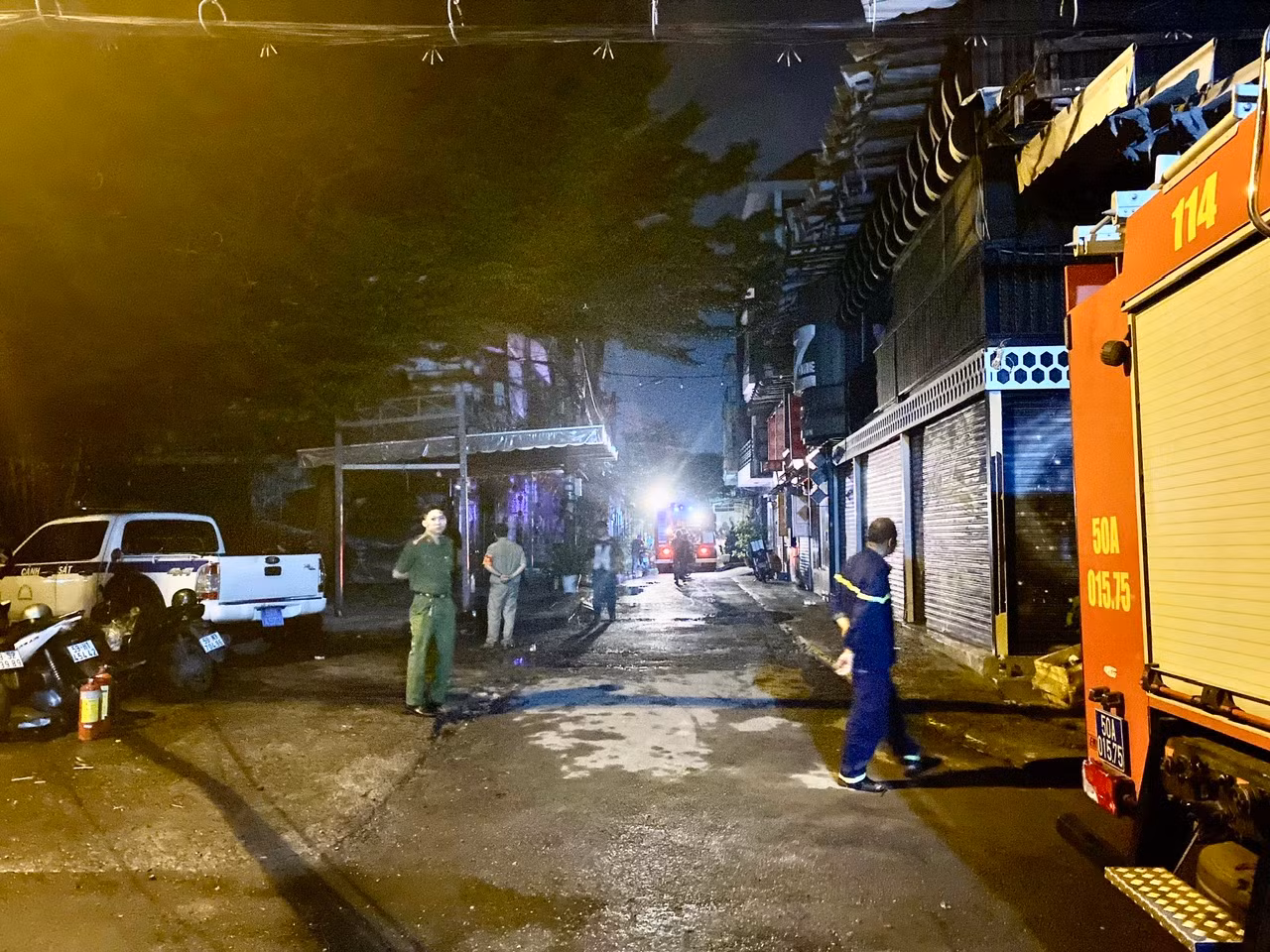 Cháy căn hộ chung cư Độc Lập, ít nhất 8 người chết -1