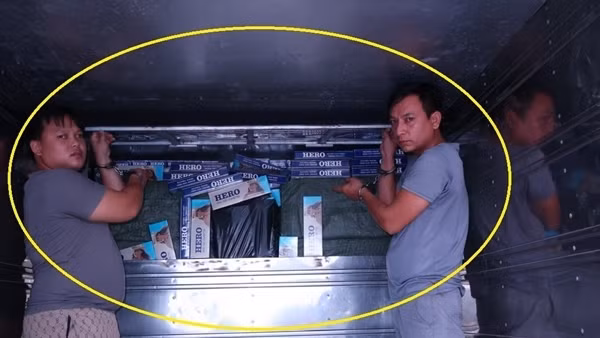 Lắp vách ngăn trong thùng xe tải để vận chuyển gần 10 ngàn gói thuốc lá lậu