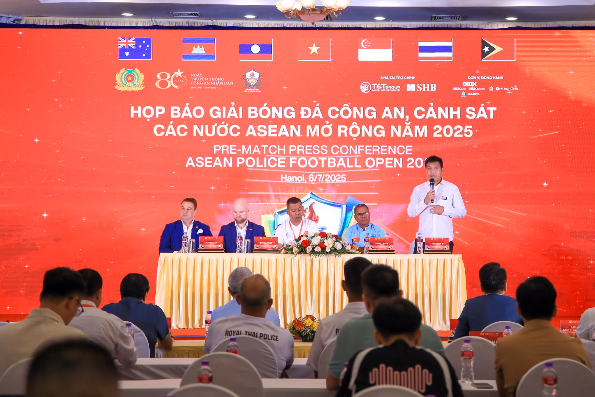 Sân chơi thể thao ý nghĩa cho lực lượng thực thi pháp luật -0