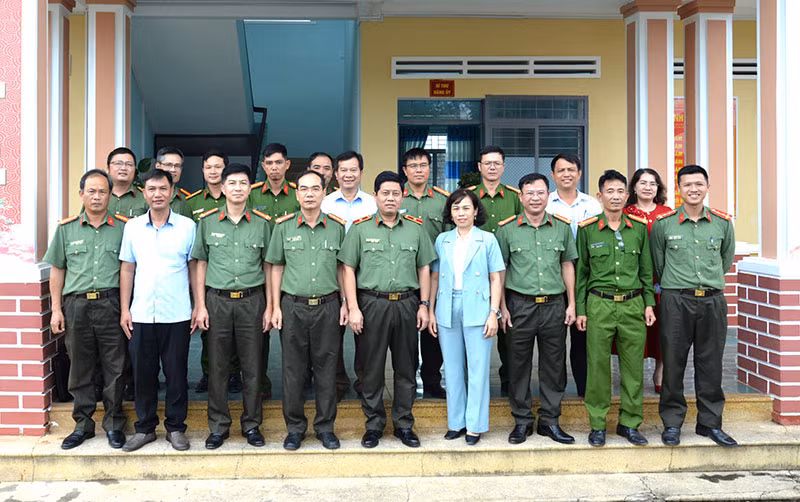 Kiểm tra tiến độ xóa nhà tạm, nhà dột nát trên địa bàn tỉnh Gia Lai -1