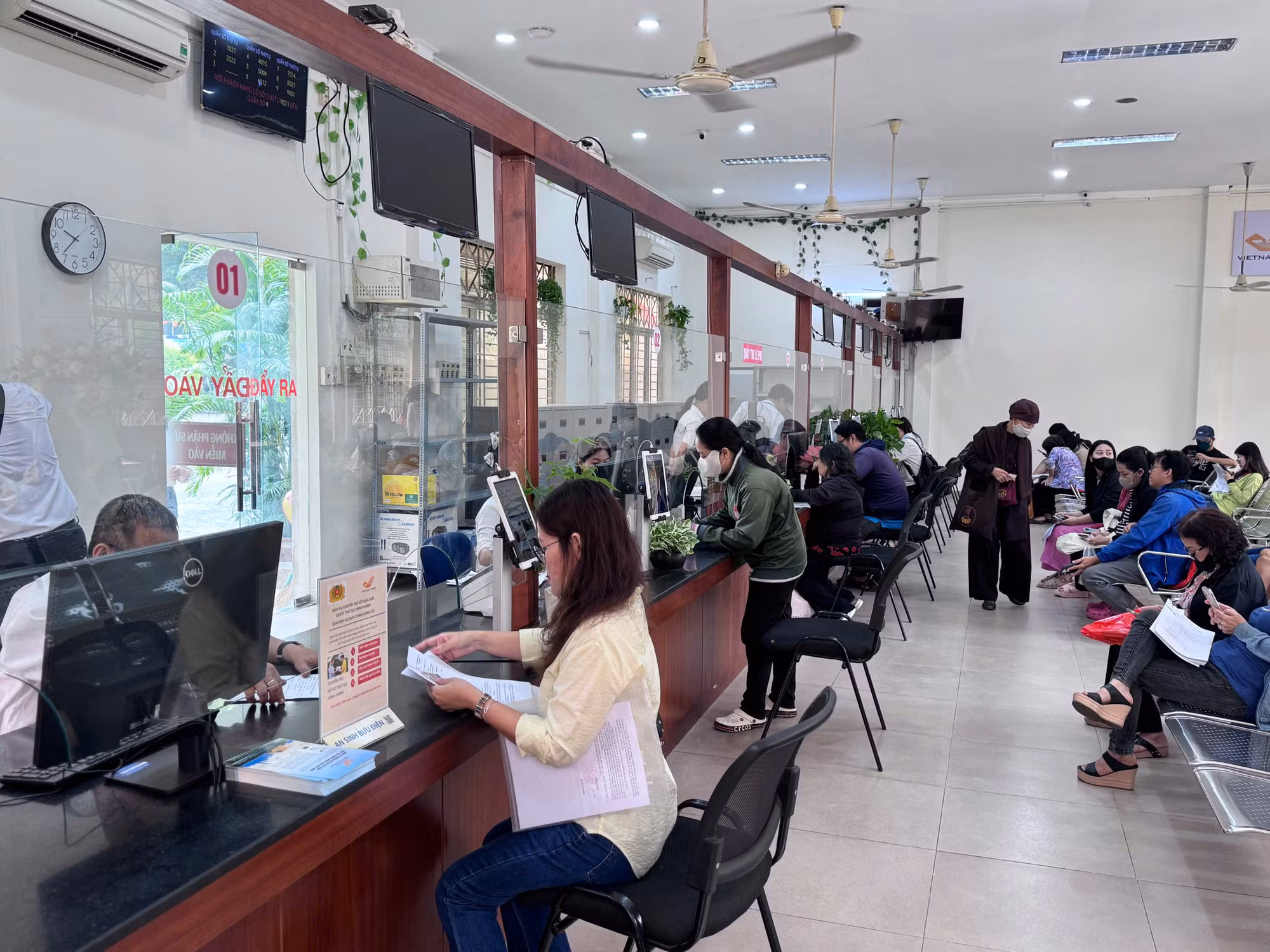 TP Hồ Chí Minh phấn khởi ngày đầu vận hành chính quyền địa phương hai cấp -0