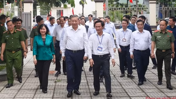 Tổng Bí thư Tô Lâm thăm, kiểm tra hoạt động chính quyền địa phương hai cấp tại Hà Nội
