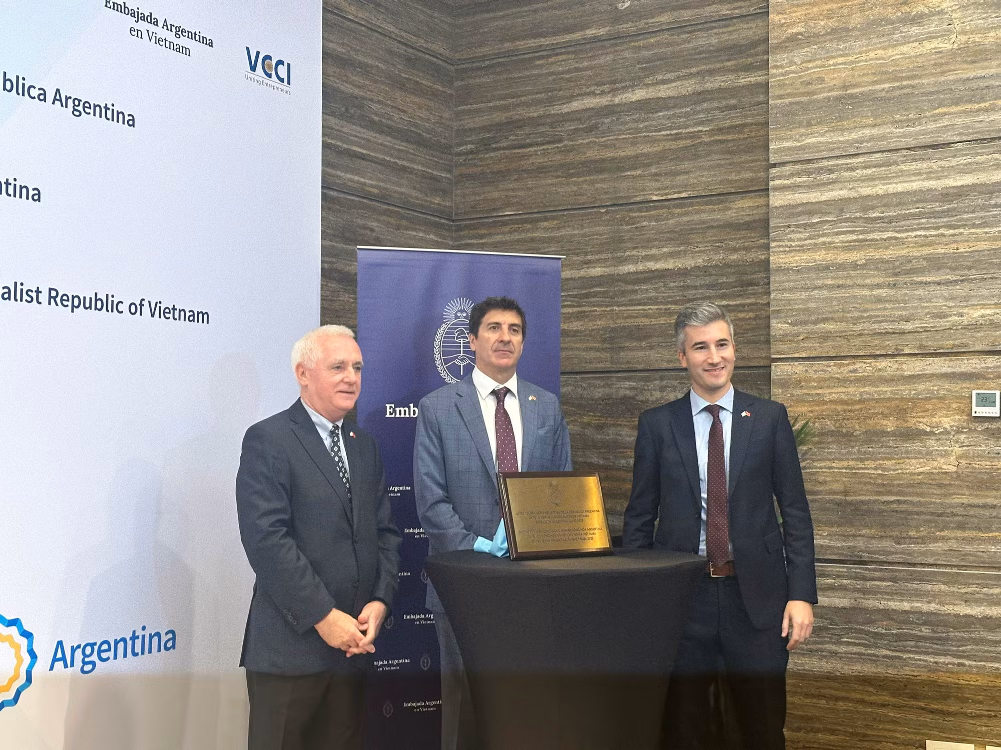 Ra mắt Văn phòng tùy viên chuyên trách công-nông nghiệp Argentina tại Việt Nam -0