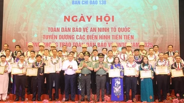 Hà Nội tuyên dương 39 điển hình tiên tiến trong phong trào toàn dân bảo vệ an ninh Tổ quốc