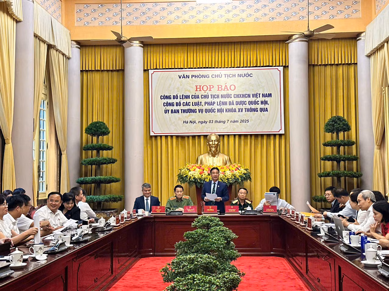 Công bố các luật, pháp lệnh được Quốc hội, Ủy ban Thường vụ quốc vụ Quốc hội khóa XV thông qua -0