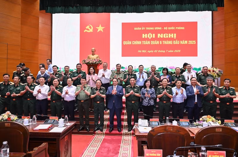 Thủ tướng Phạm Minh Chính dự hội nghị Quân chính toàn quân 6 tháng đầu năm 2025 -0