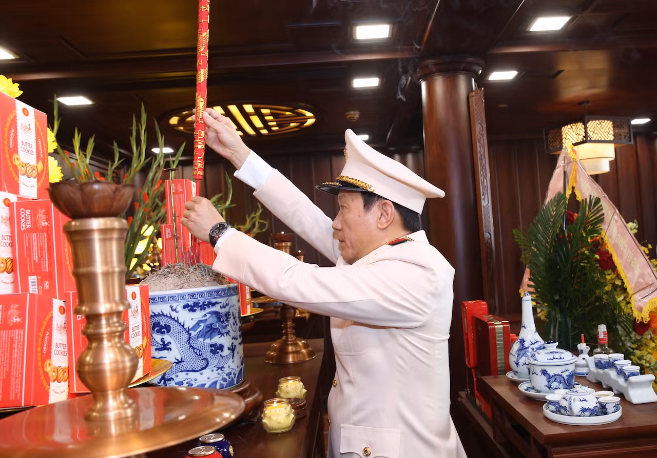 Đảng uỷ Công an Trung ương, Bộ Công an dâng hương tưởng niệm Chủ tịch Hồ Chí Minh -1
