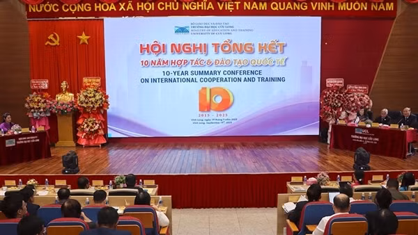 Trường Đại học Cửu Long tự hào với thành tựu 10 năm hợp tác quốc tế