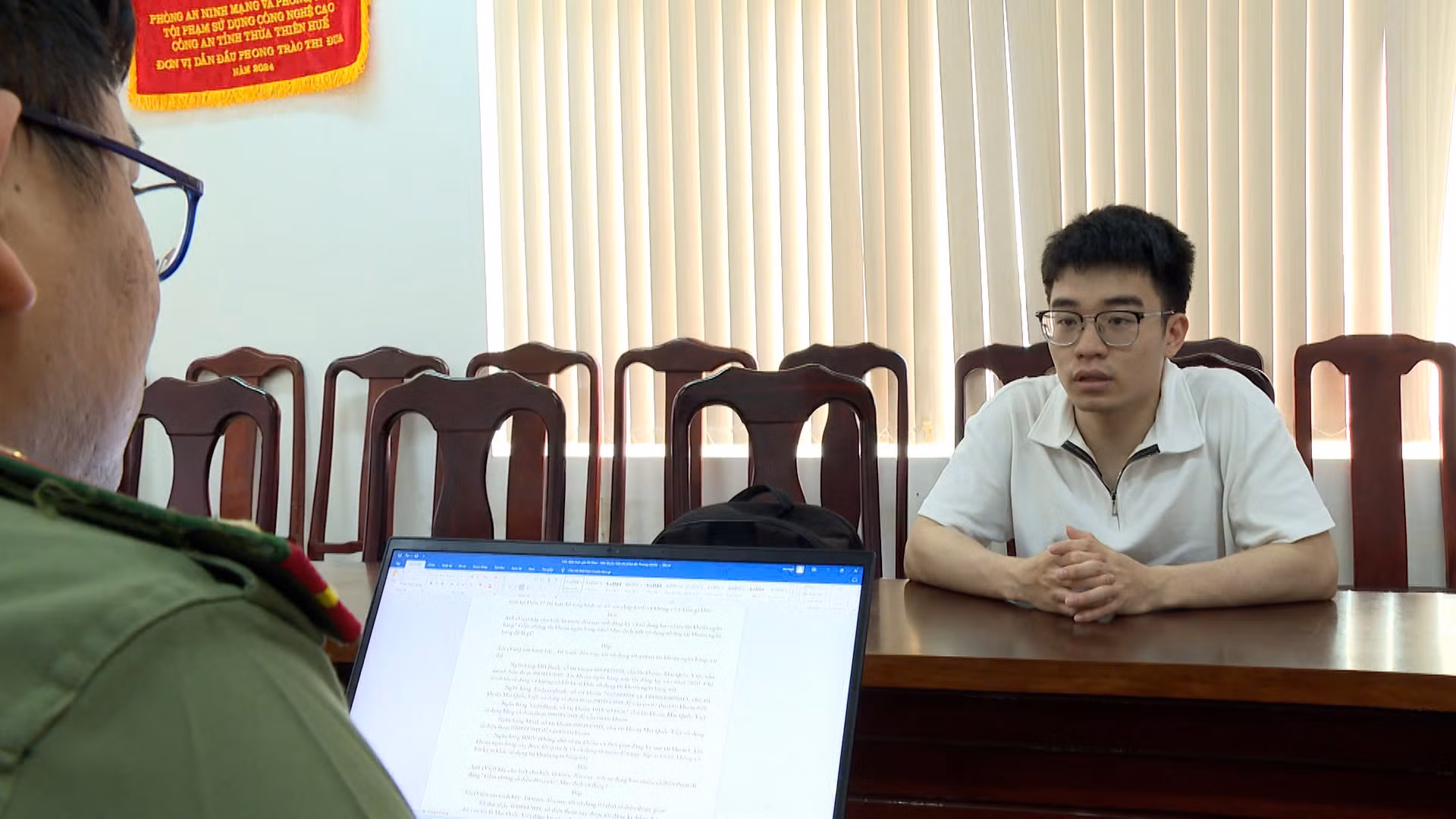 Triệt xóa đường dây làm giả giấy tờ quy mô lớn do đối tượng 9X điều hành -0