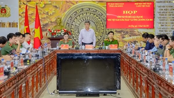 Lần đầu có giải chạy chinh phục 4 đỉnh núi cao nhất Nam Tây Nguyên