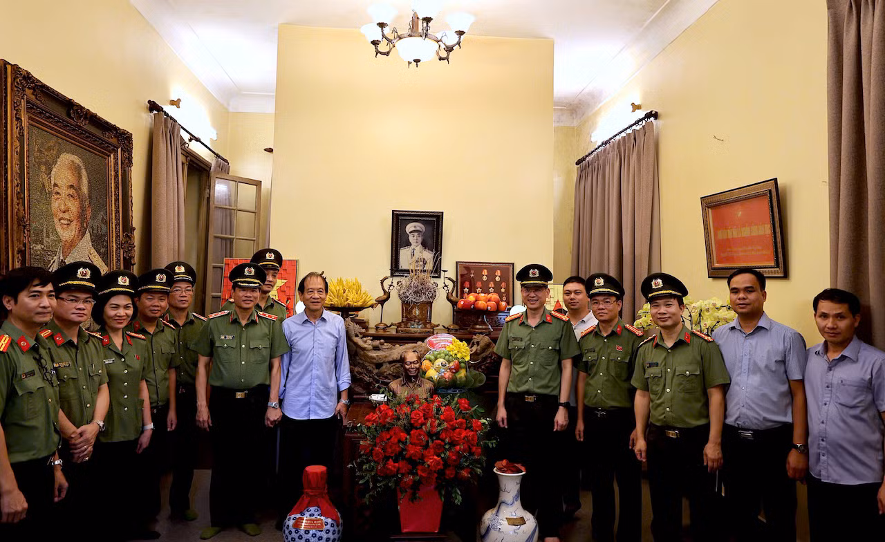 Cục Đào tạo - Bộ Công an thành kính dâng hương tưởng niệm Đại tướng Võ Nguyên Giáp -0