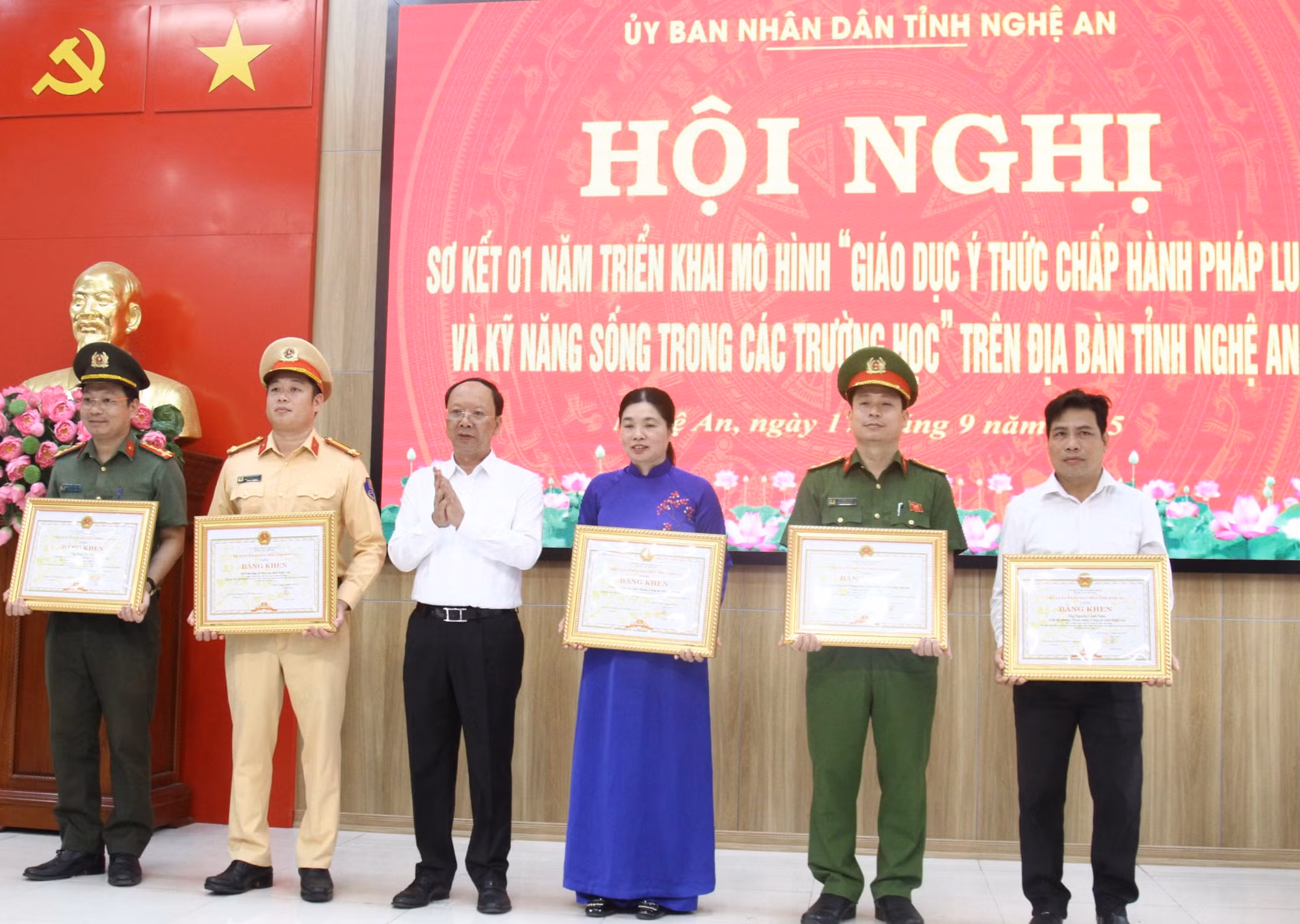 Sơ kết 1 năm triển khai mô hình “Giáo dục ý thức chấp hành pháp luật và kỹ năng sống trong các trường học” -0