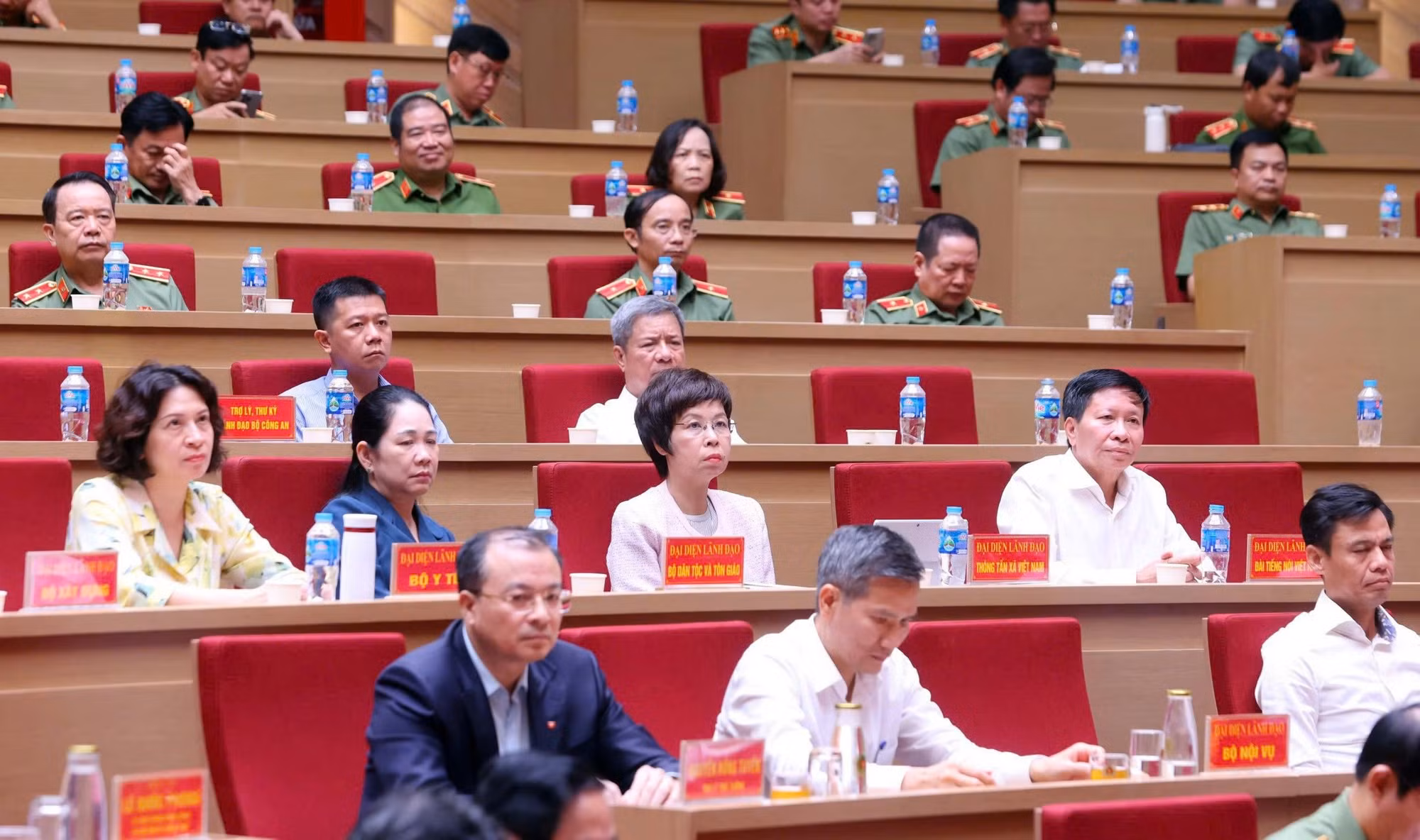 Phòng ngừa chủ động, bền vững; ứng phó kịp thời và hiệu quả các đe doạ an ninh phi truyền thống -1