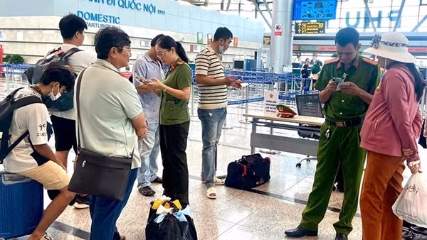 Tuổi trẻ Công an TP Huế tiên phong chuyển đổi số phục vụ nhân dân