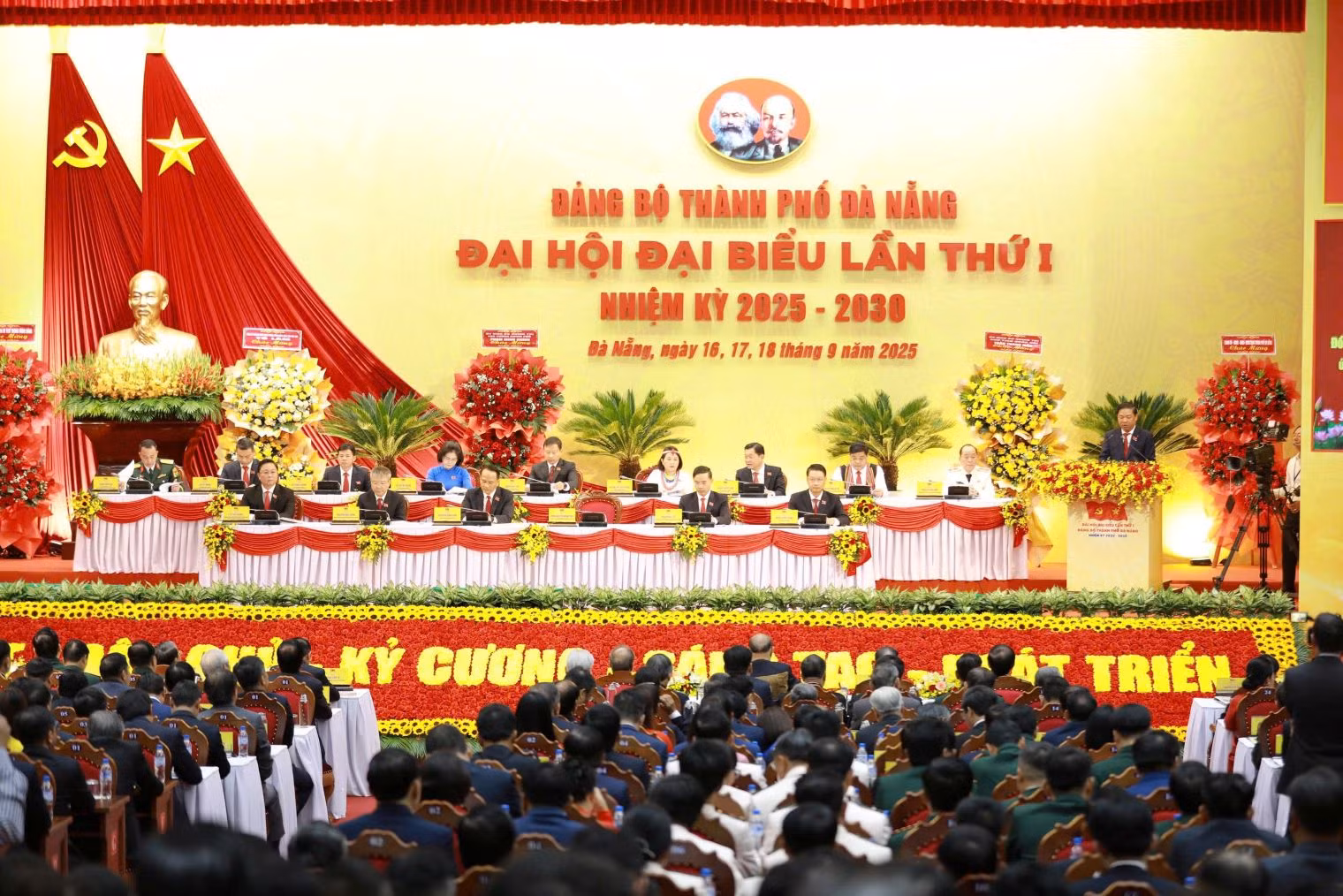 Đại hội lần thứ I Đảng bộ TP Đà Nẵng: Khát vọng và khí thế mới trên hành trình phát triển -1