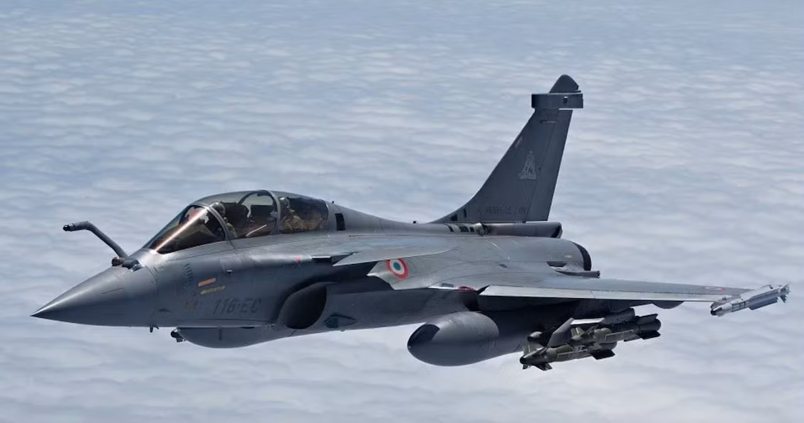 Pháp triển khai ba tiêm kích Rafale tới bảo vệ không phận Ba Lan -0
