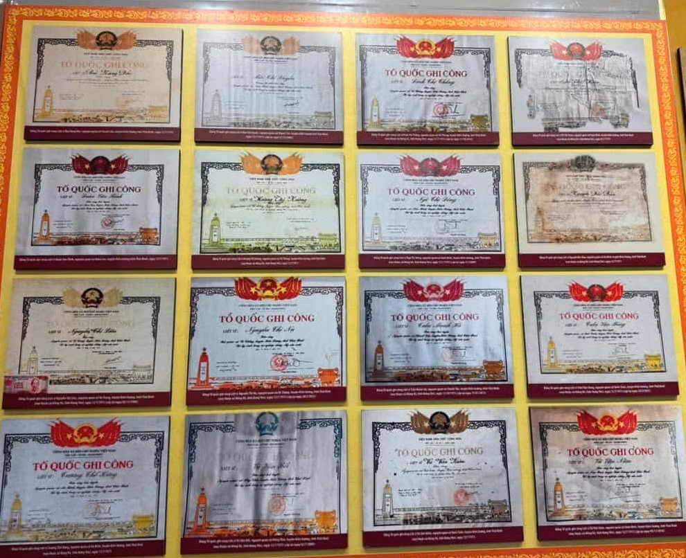 Những hồn thiêng bất từ bên dòng sông Long Đại -0