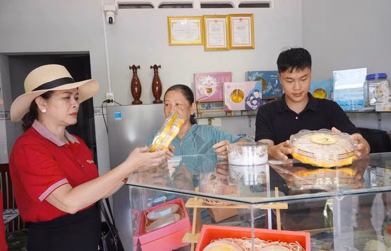Agribank chi nhánh Vĩnh Long hỗ trợ nông dân chuyển đổi, phát triển nông nghiệp bền vững -0