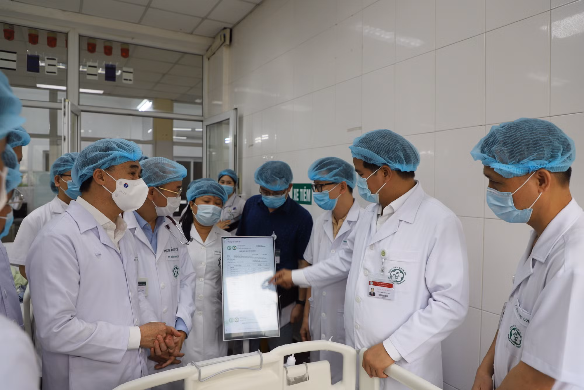Các bệnh viện chịu trách nhiệm trước Thủ tướng Chính phủ về tiến độ triển khai bệnh án điện tử -0