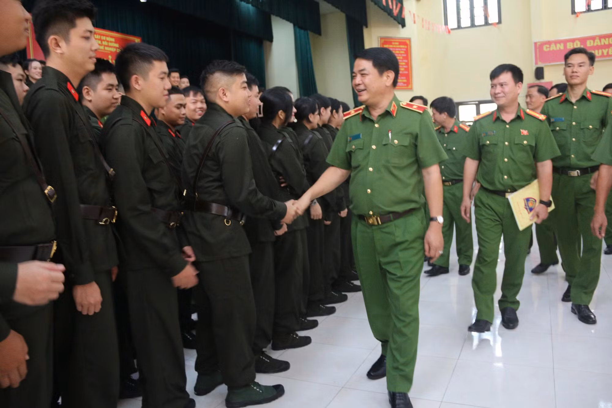 428 học viên văn bằng hai của Trường Đại học ANND và Đại học CSND tham gia huấn luyện đầu khoá -0