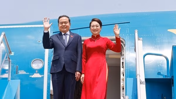 Chủ tịch Quốc hội lên đường tham dự AIPA-46 và thăm chính thức Malaysia