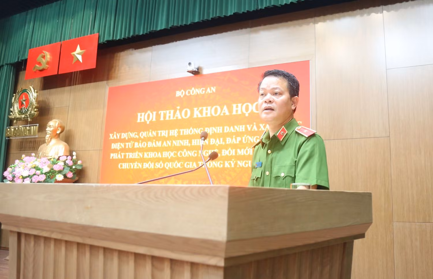 Xây dựng, quản trị hệ thống định danh và xác thực điện tử (VNeID) bảo đảm an ninh, hiện đại trong kỷ nguyên số -0