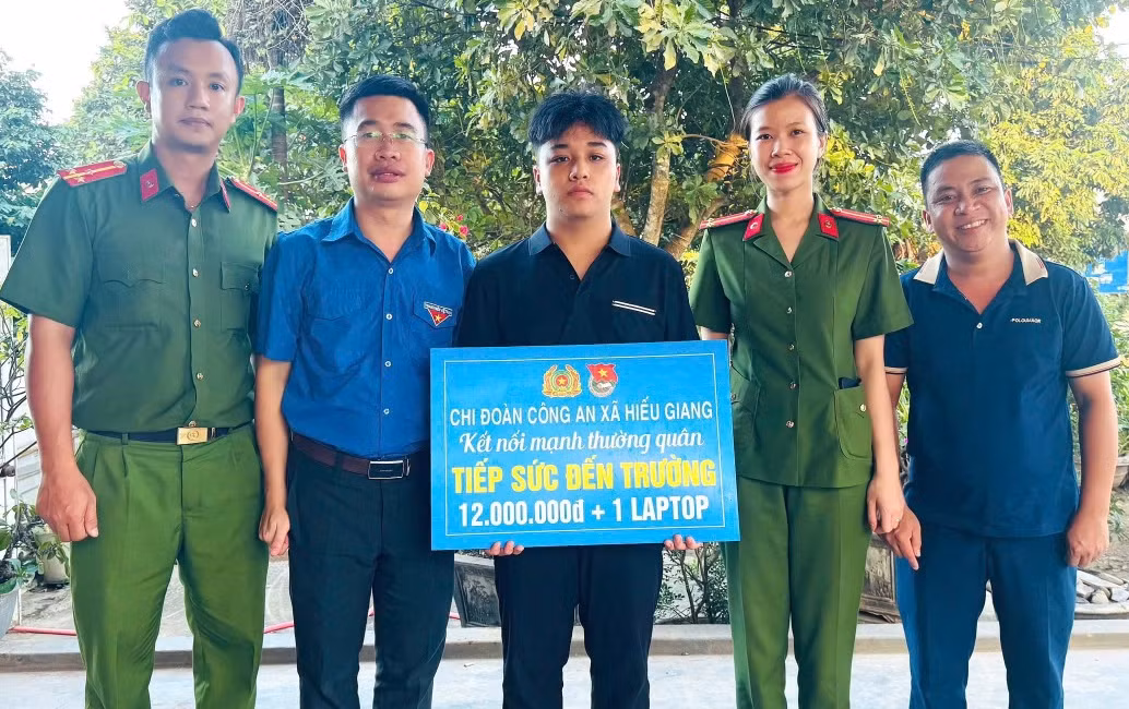 Nhiều hoạt động nhân văn của Công an Quảng Trị đồng hành cùng học sinh -0