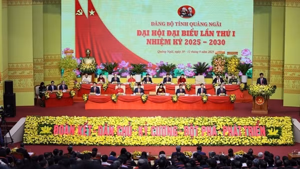 Khai mạc Đại hội đại biểu Đảng bộ tỉnh Quảng Ngãi lần thứ I
