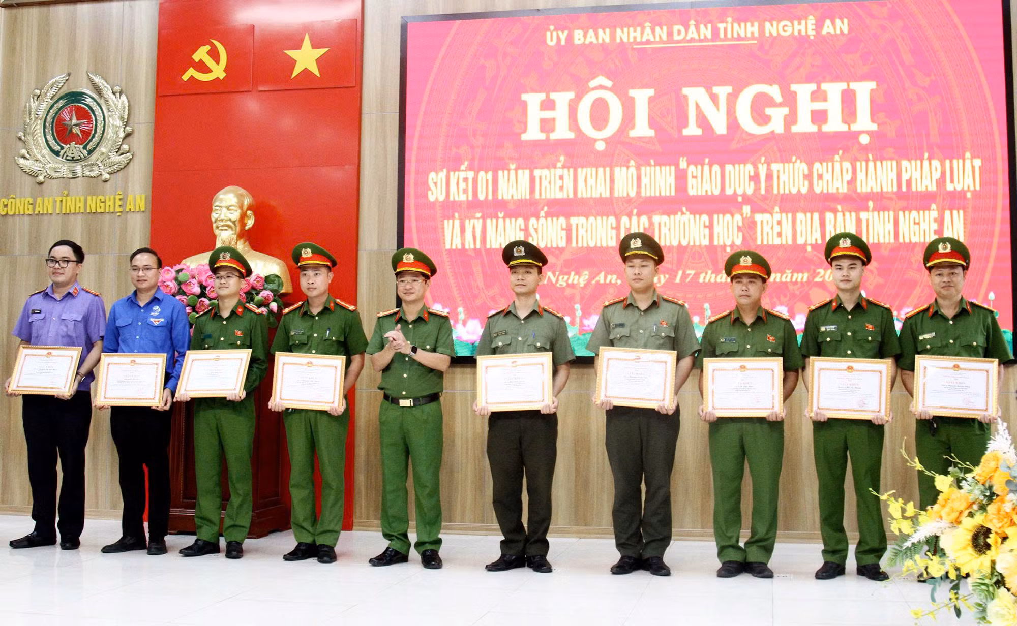Sơ kết 1 năm triển khai mô hình “Giáo dục ý thức chấp hành pháp luật và kỹ năng sống trong các trường học” -0