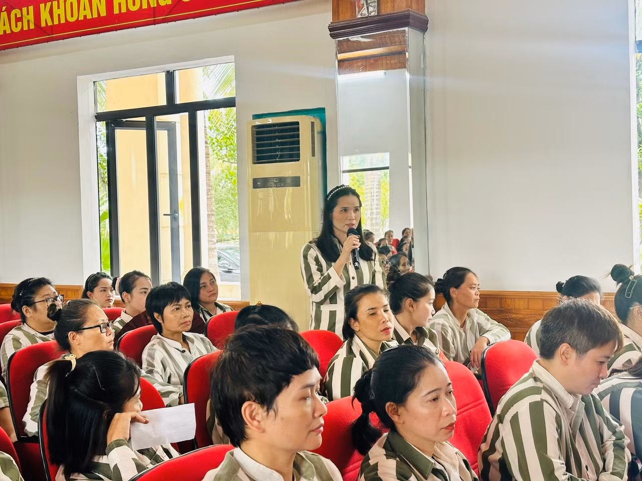 Tuyên truyền, tư vấn pháp luật cho các phạm nhân tại Trại giam Xuân Nguyên -0