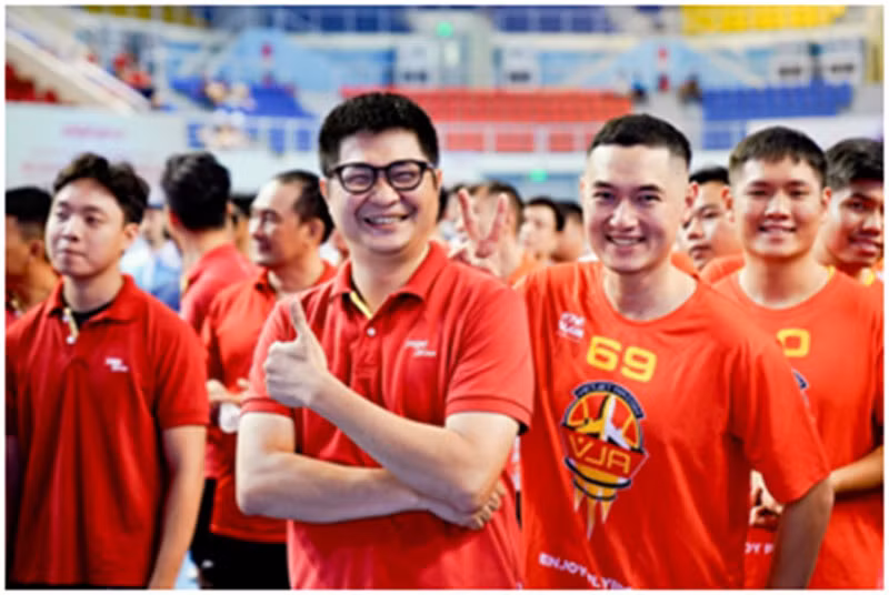 Gần 600 “chiến binh bầu trời” Vietjet tranh tài thể thao và hành động vì môi trường biển -0