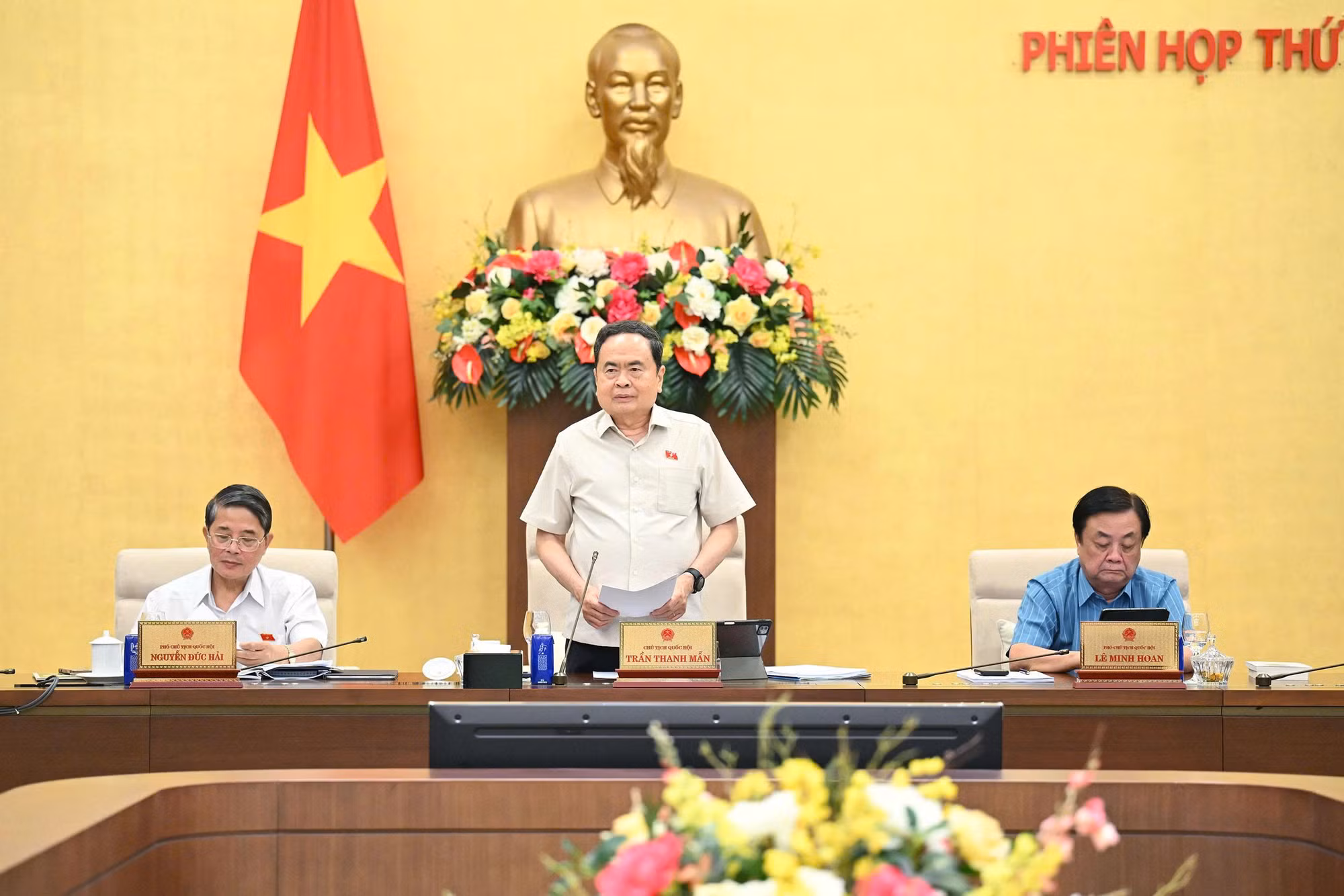 Kỳ họp Quốc hội thứ 10 xem xét công tác nhân sự, họp trong 42 ngày -0