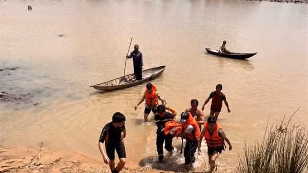 Rủ nhau ra sông tắm, hai học sinh tiểu học đuối nước thương tâm