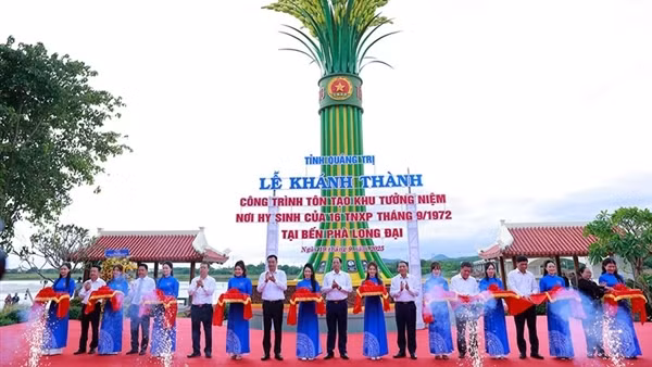 Khánh thành Khu tưởng niệm Thanh niên xung phong&nbsp;hy sinh tại bến phà Long Đại